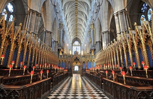 How long does it take to tour Westminster Abbey?